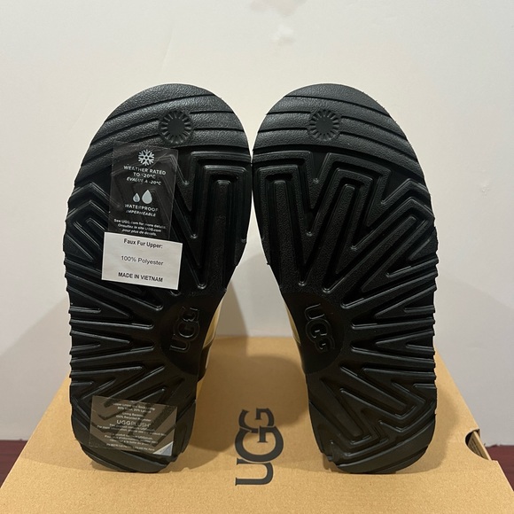 Ugg, Girls, Classic Clear Mini, 1112386K, Cream & Black - Picture 8 of 12